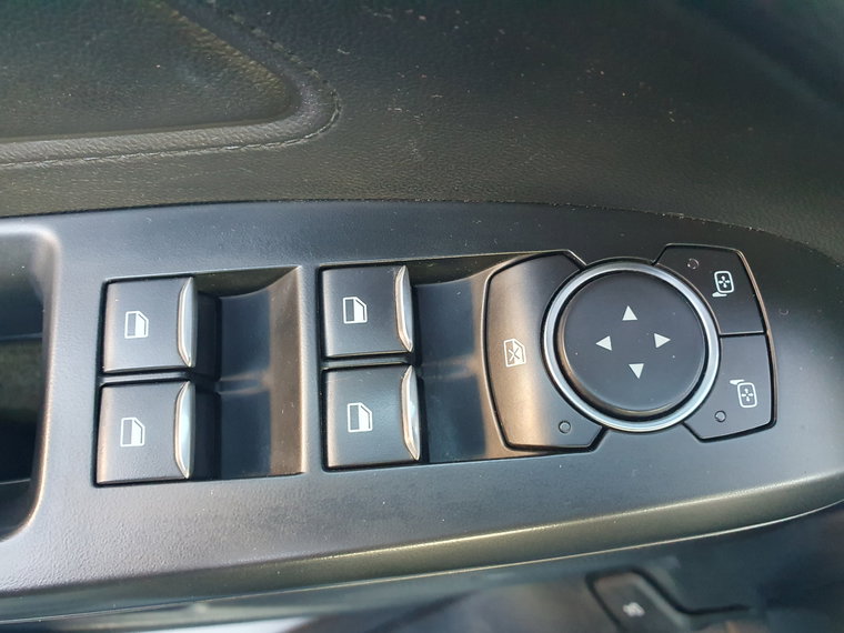 Vehicle Image 40