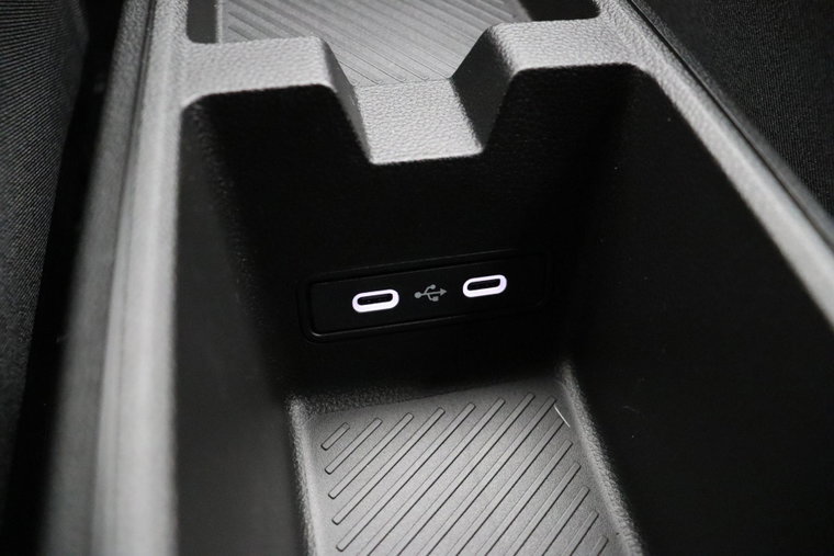 Vehicle Image 28