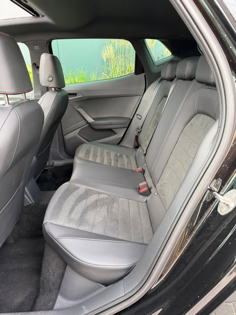 Vehicle Image 23