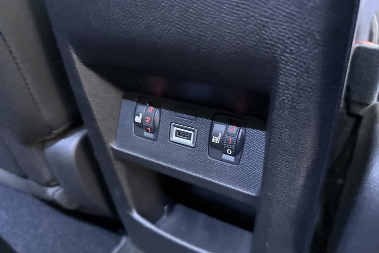 Vehicle Image 38