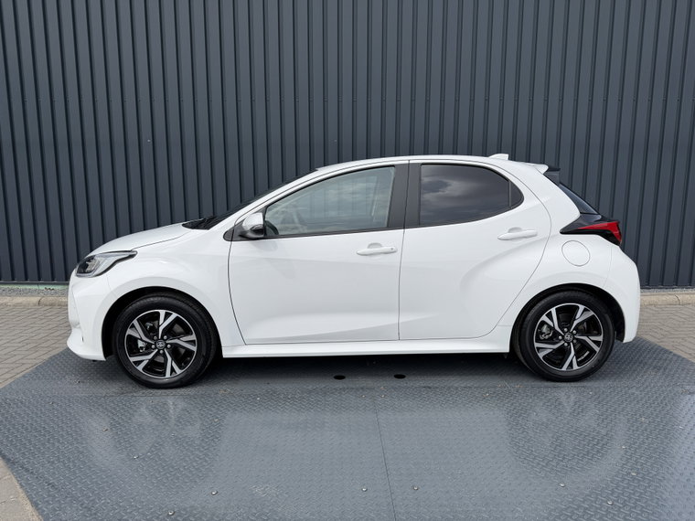 Vehicle Image 16