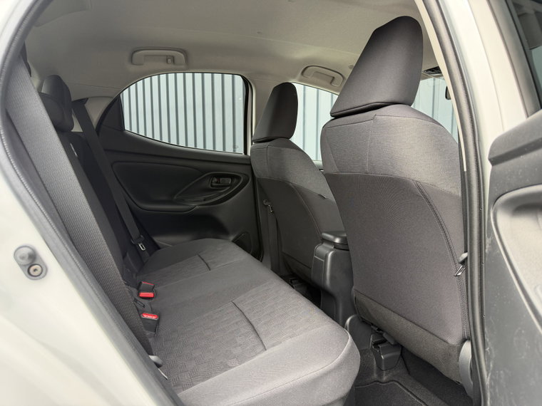 Vehicle Image 21