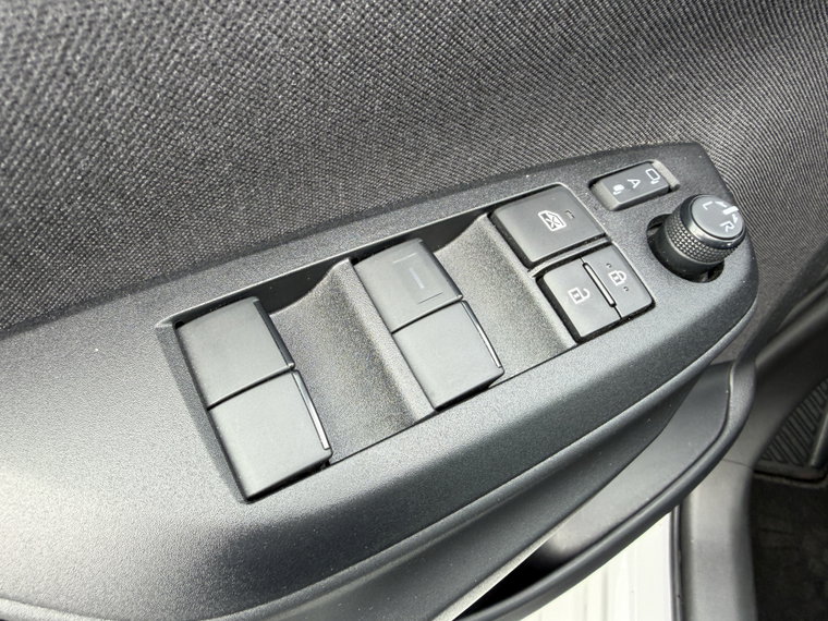 Vehicle Image 29