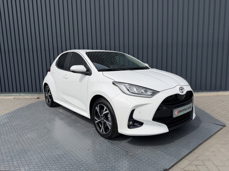 Vehicle Image 6