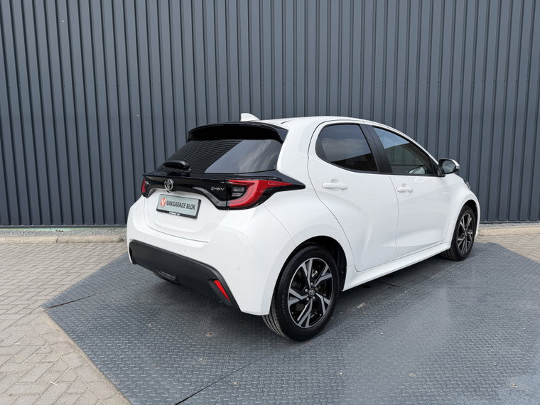Vehicle Image 9
