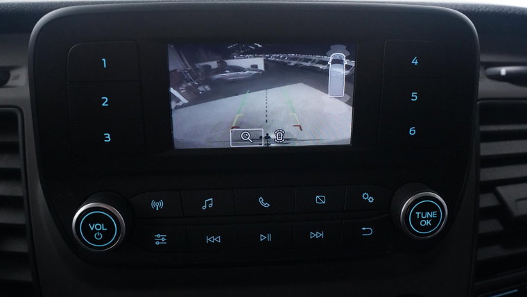 Vehicle Image 25