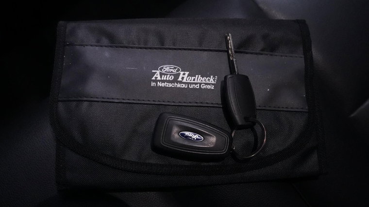 Vehicle Image 33