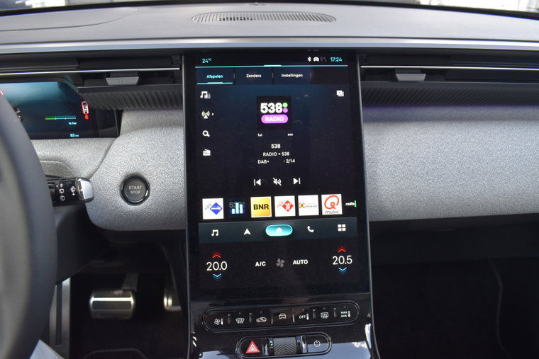 Vehicle Image 15