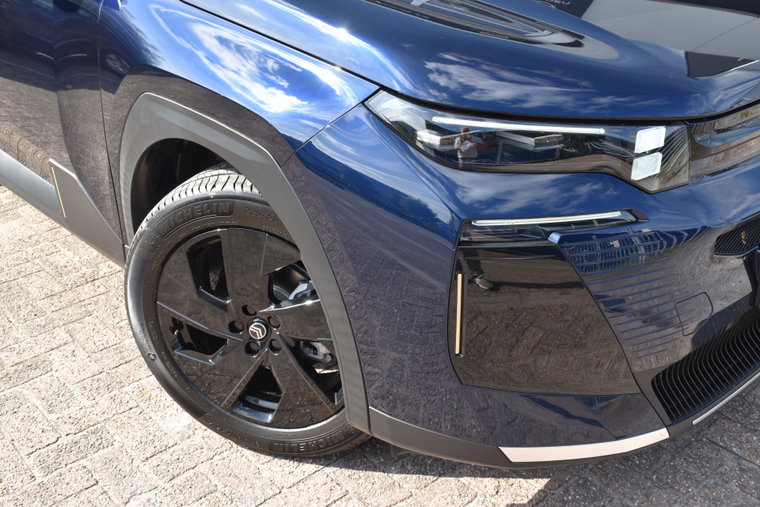 Vehicle Image 19