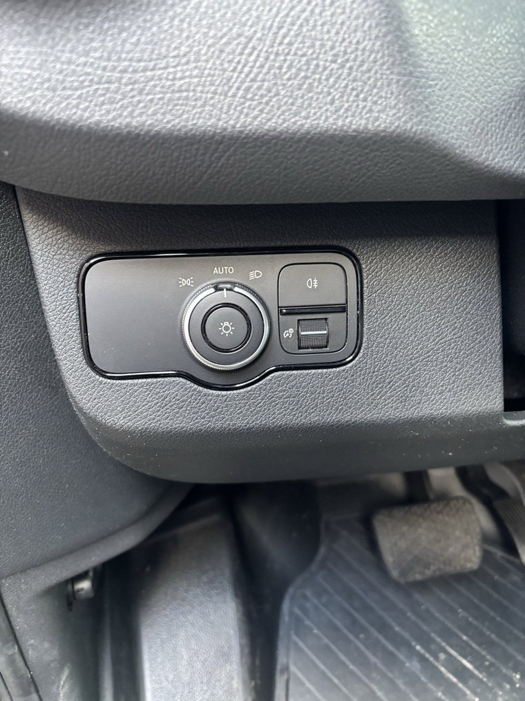 Vehicle Image 26