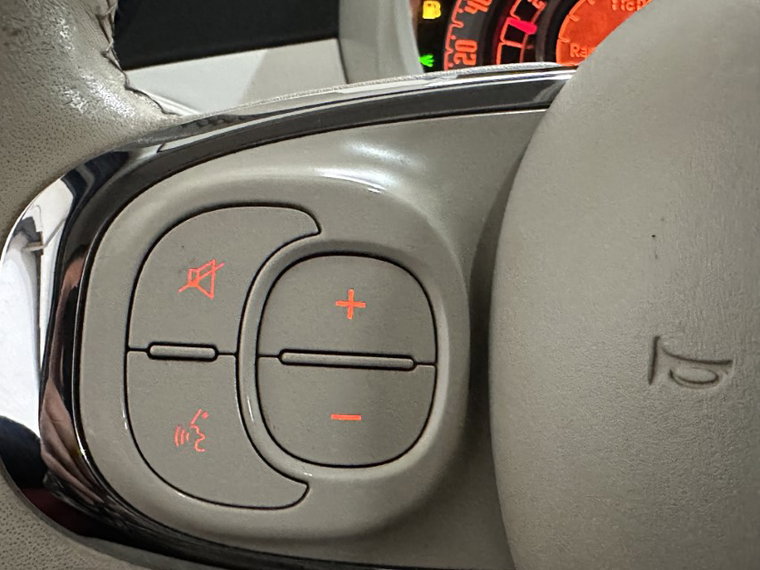 Vehicle Image 25
