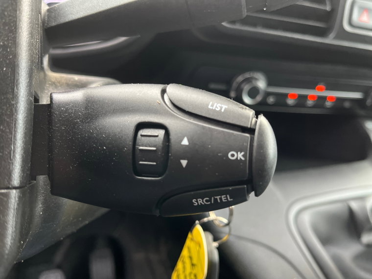 Vehicle Image 26