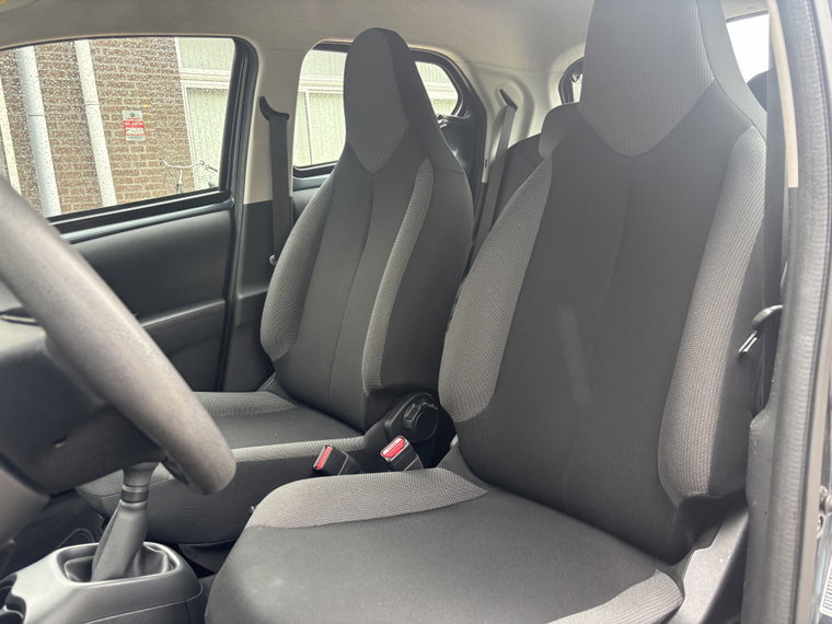 Vehicle Image 17