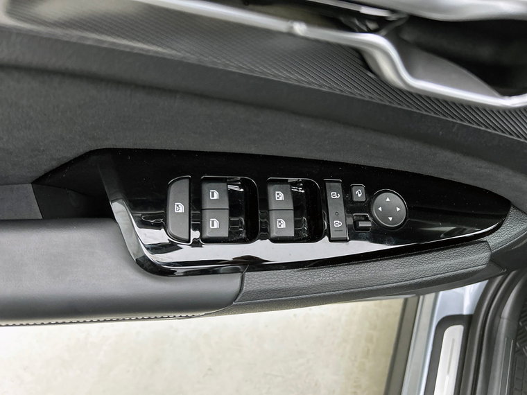 Vehicle Image 36