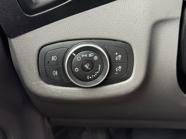 Vehicle Image 32