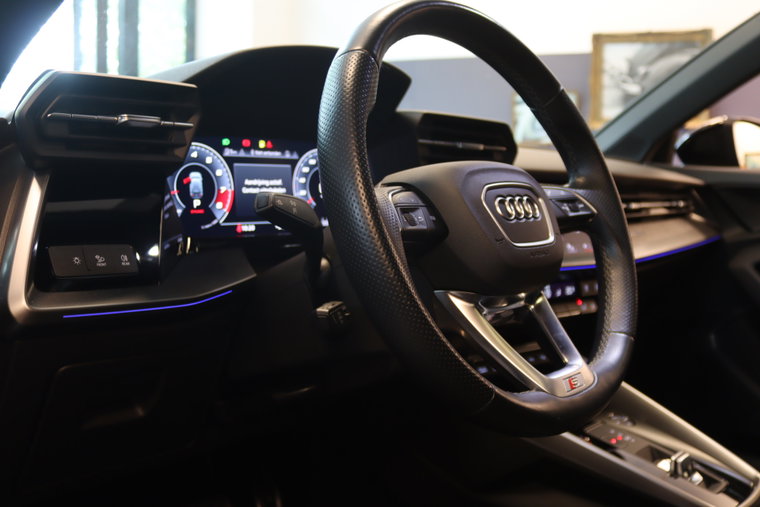 Vehicle Image 30