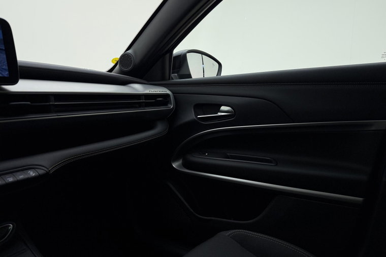 Vehicle Image 32