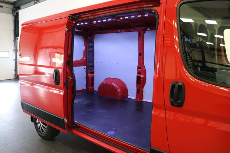 Vehicle Image 9