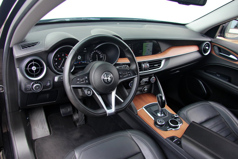 Vehicle Image 15