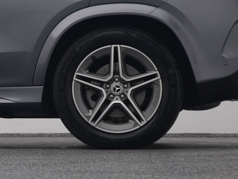 Vehicle Image 40