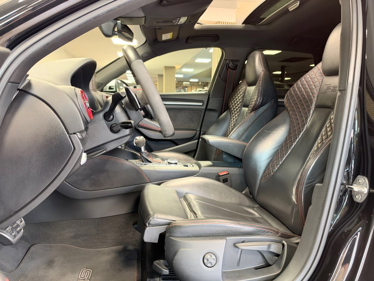 Vehicle Image 35