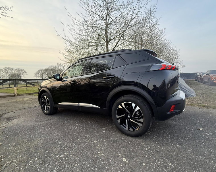 Vehicle Image 17