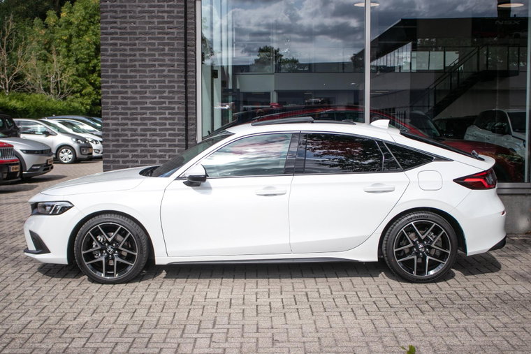 Vehicle Image 13