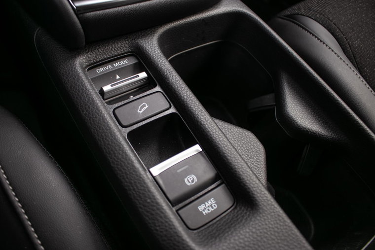 Vehicle Image 25