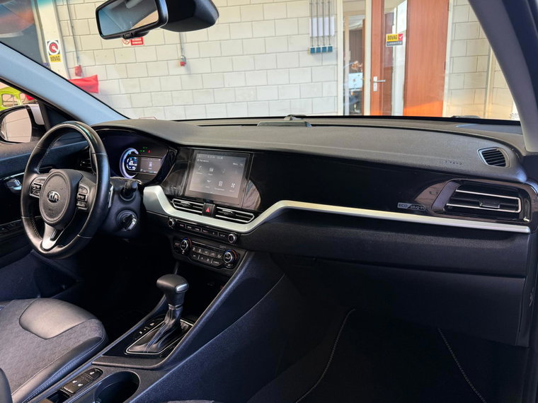 Vehicle Image 24