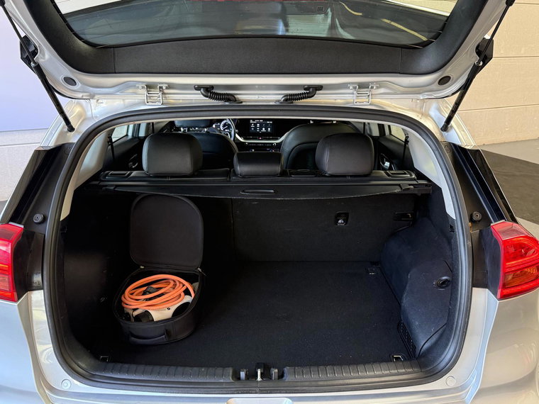Vehicle Image 32