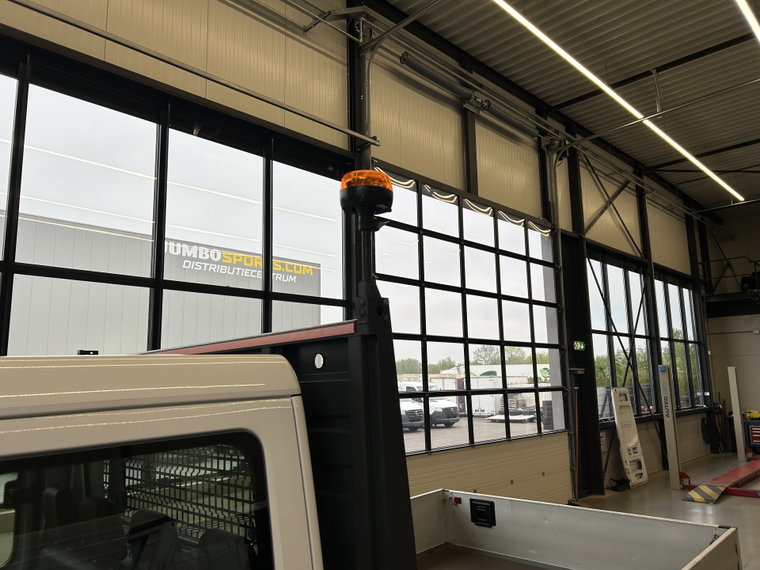 Vehicle Image 21