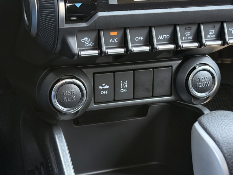 Vehicle Image 32