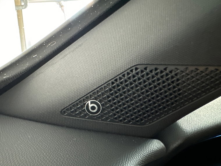 Vehicle Image 30