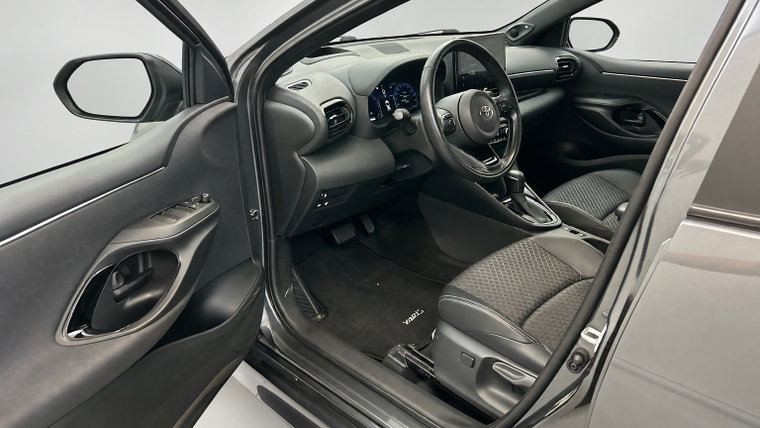 Vehicle Image 12