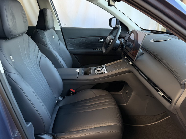 Vehicle Image 35