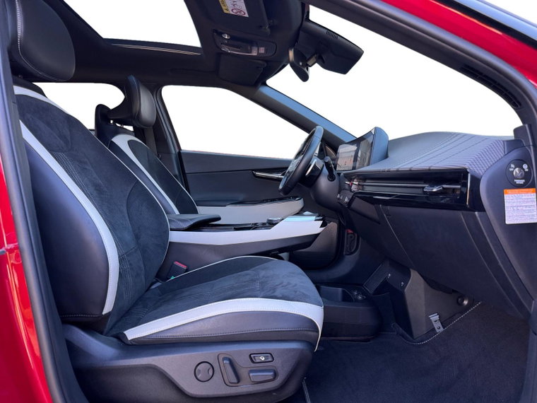 Vehicle Image 16