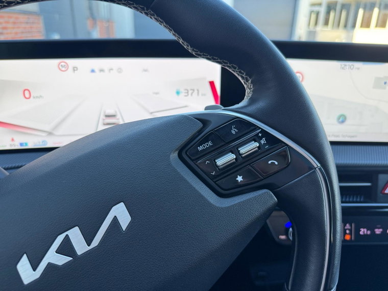 Vehicle Image 28