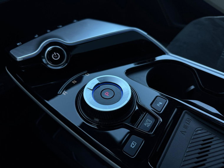 Vehicle Image 30