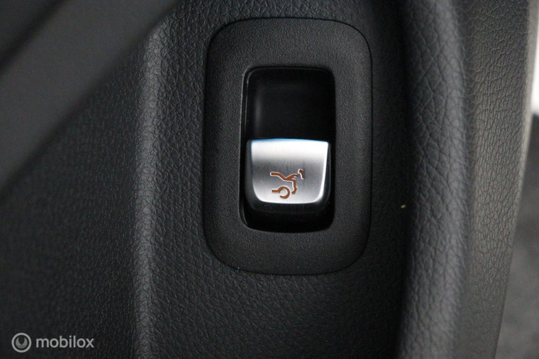 Vehicle Image 45