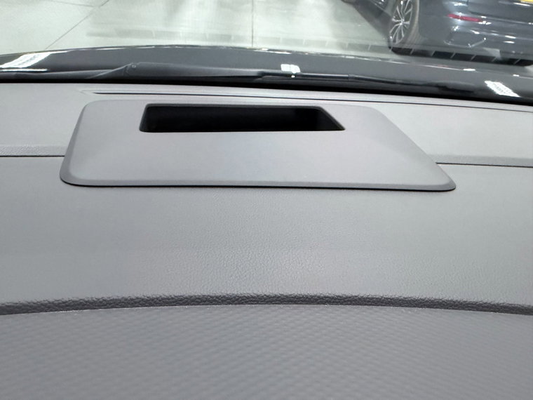 Vehicle Image 40