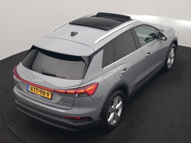 Vehicle Image 30