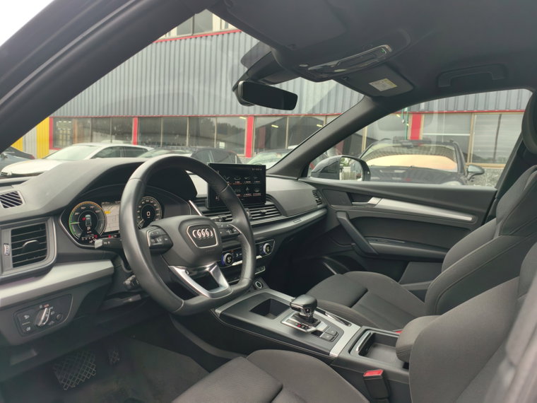 Vehicle Image 9