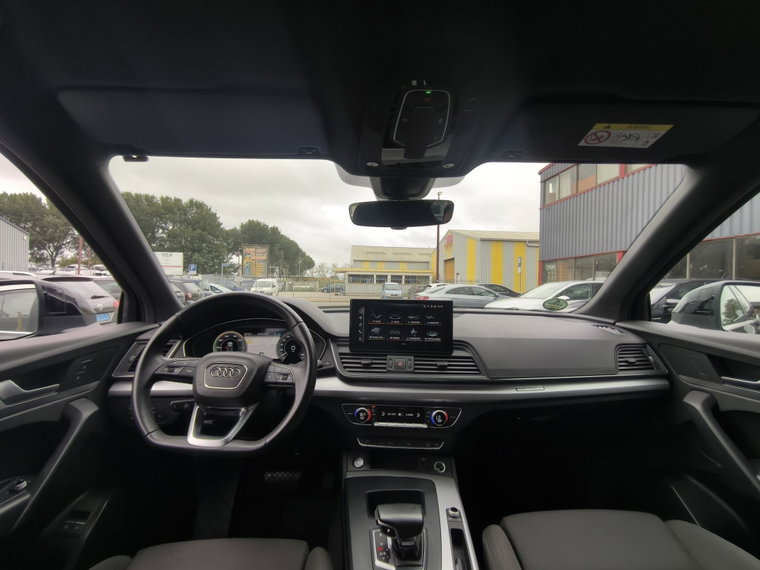 Vehicle Image 10