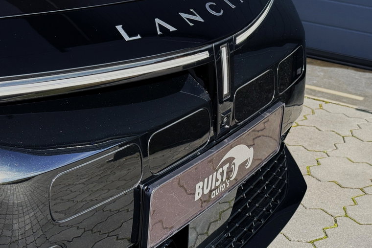 Vehicle Image 35