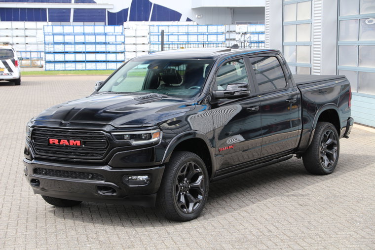 Vehicle Image 12