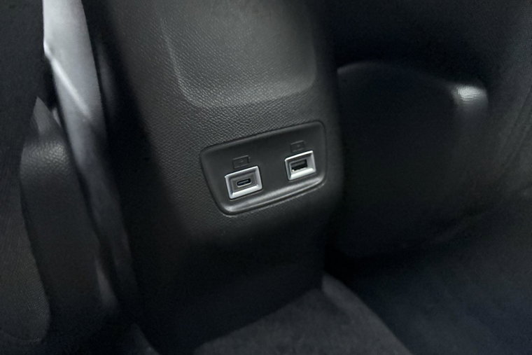 Vehicle Image 30