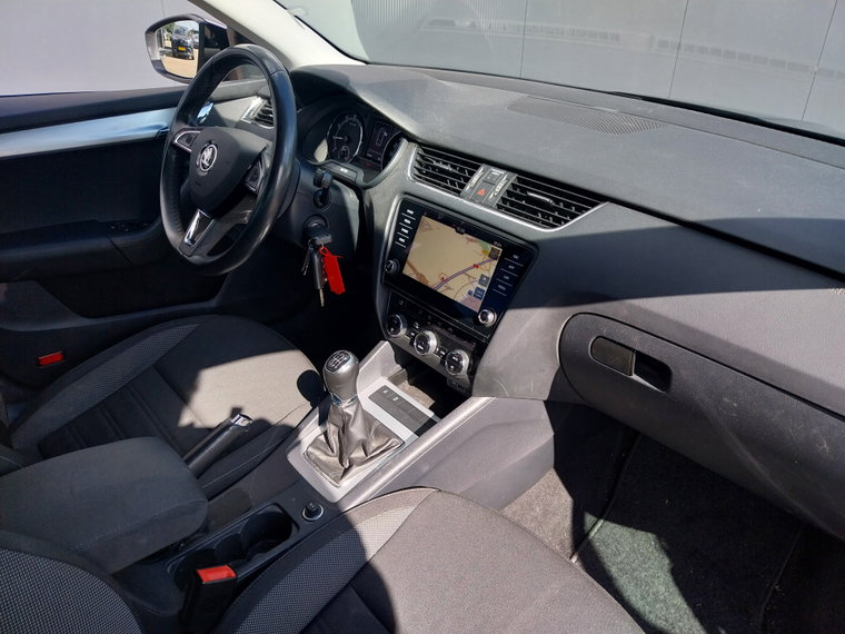 Vehicle Image 19