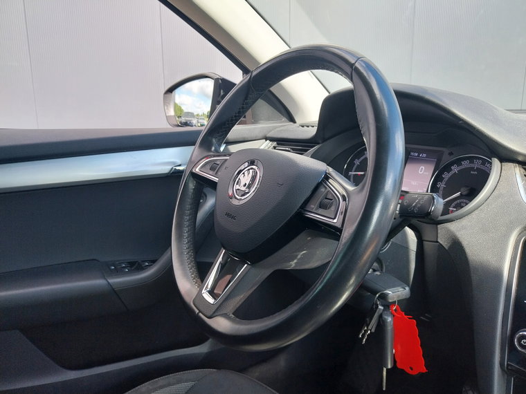 Vehicle Image 26
