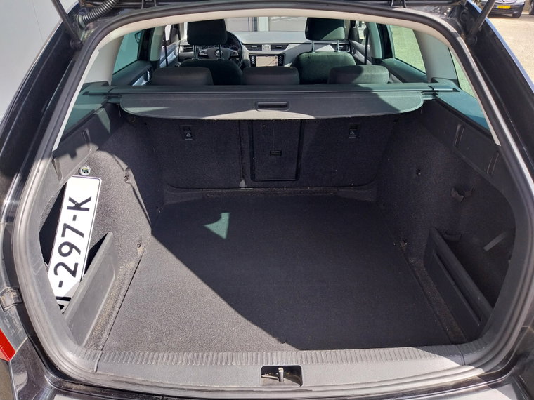 Vehicle Image 32