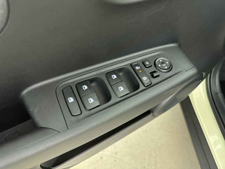 Vehicle Image 24